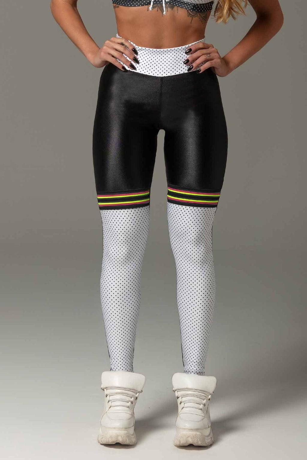 Legging Attitude Fitness Glossy Black with Polka Dots - WaveFit